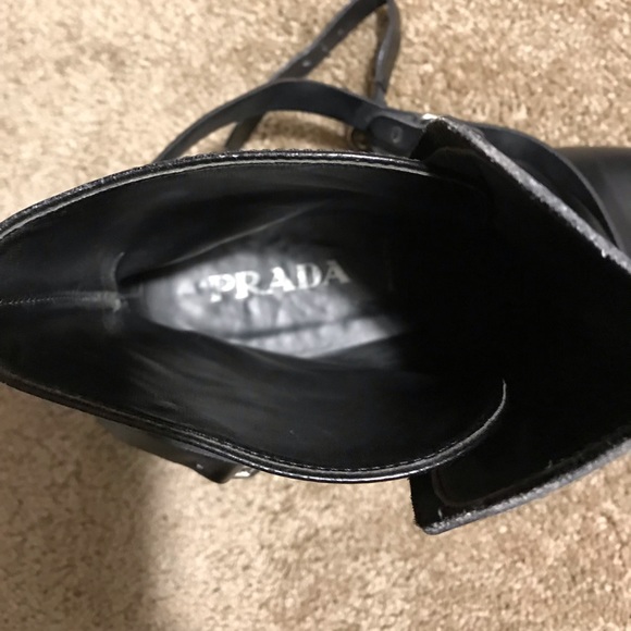 Authentic 100% Leather boots by Prada.. Certified - Picture 4 of 6